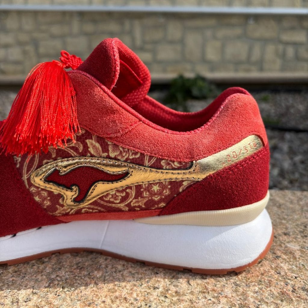 Présentation de la Kangaroos nouvel an chinois 2020, vue sur les détails de l'arrière de la chaussure